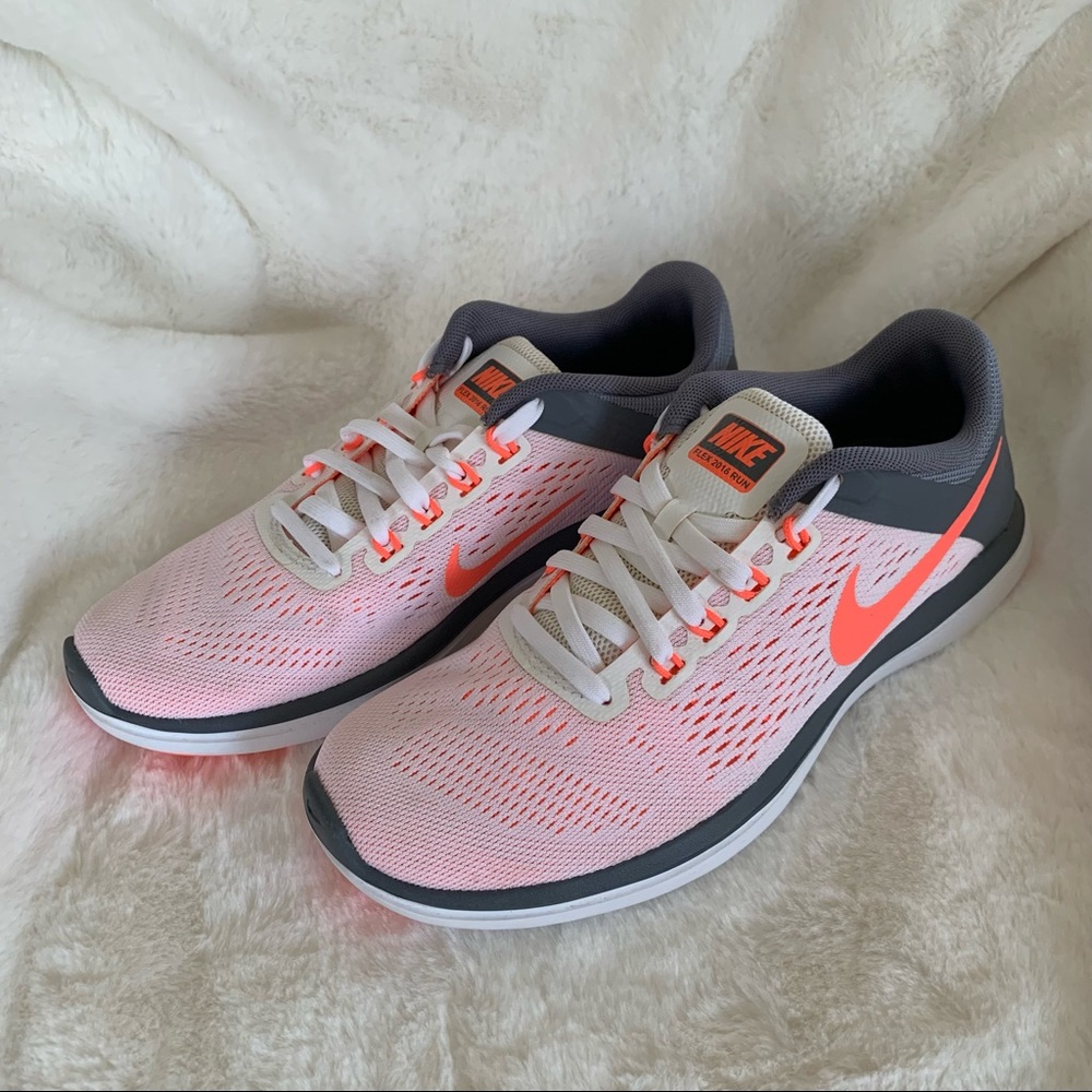 SOLD - Nike Women's Flex 2016 RN White/BrightMango/Grey Running Shoe - Picture 2 of 7